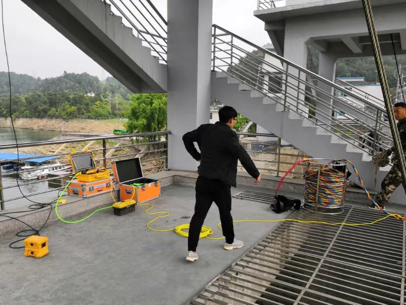 貴陽(yáng)水利局閘門水下清渣攝像